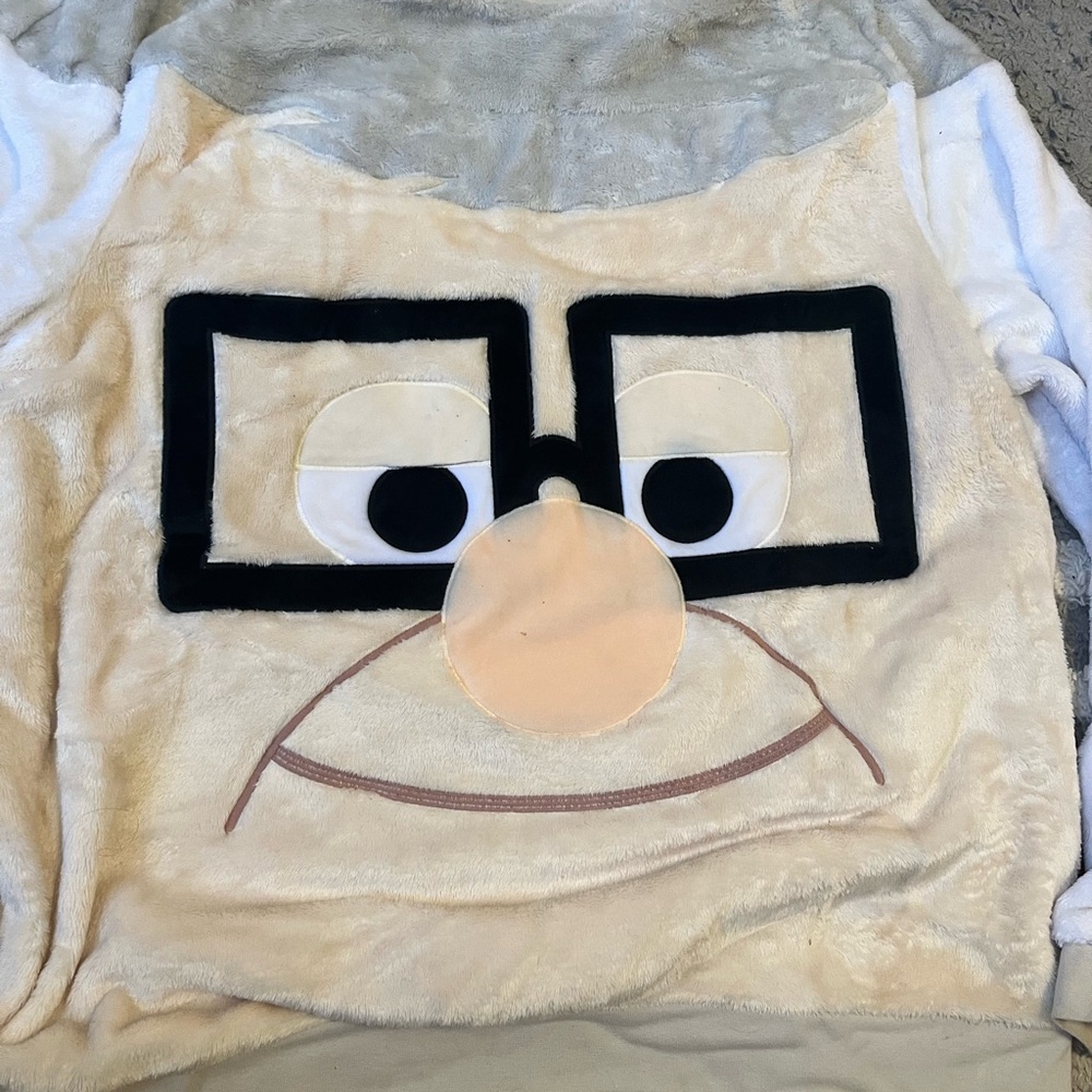 Disney Cream and Black Women's Sweater